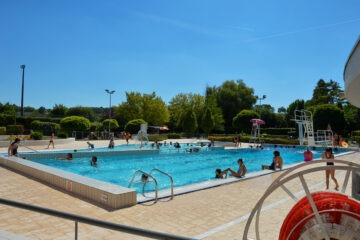 Piscine avec affluence